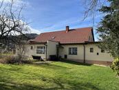 Nabízíme k prodeji ideální polovinu vícegeneračního rodinného domu v obci Chlebovice, cena 4200000 CZK / objekt, nabízí 